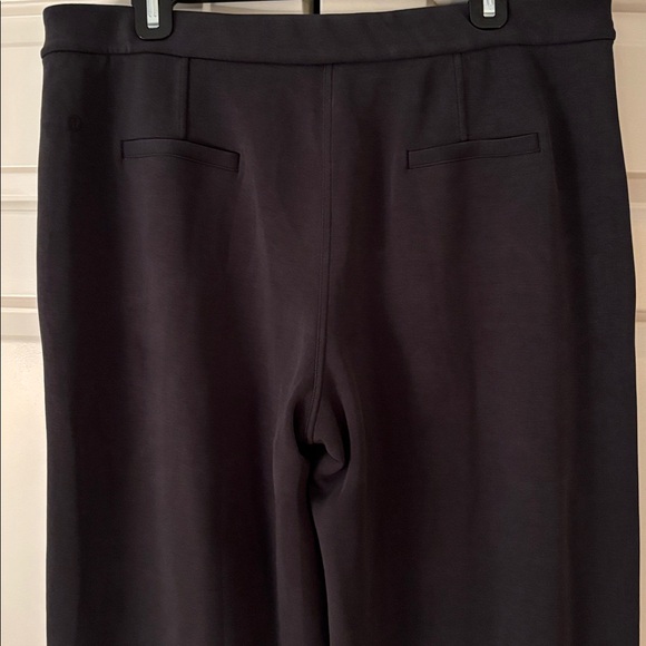 Lululemon Softstreme Pintuck Mid-Rise Pant - Black - Picture 5 of 9